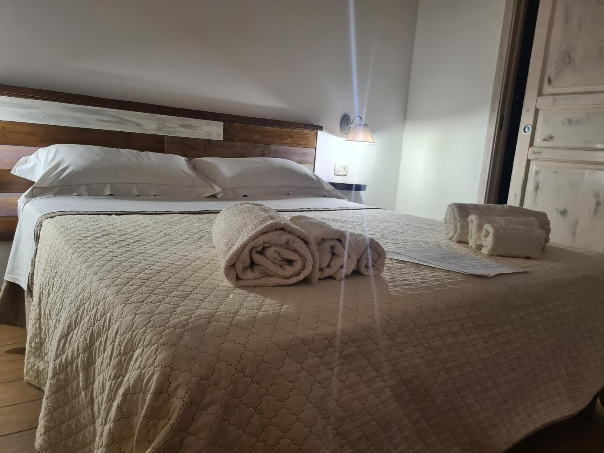 Il Portico Rooms Siniscola Eksteriør billede